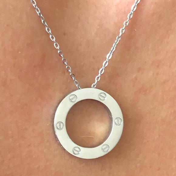 Screw Circle Pendant Necklace - Picture 12 of 12